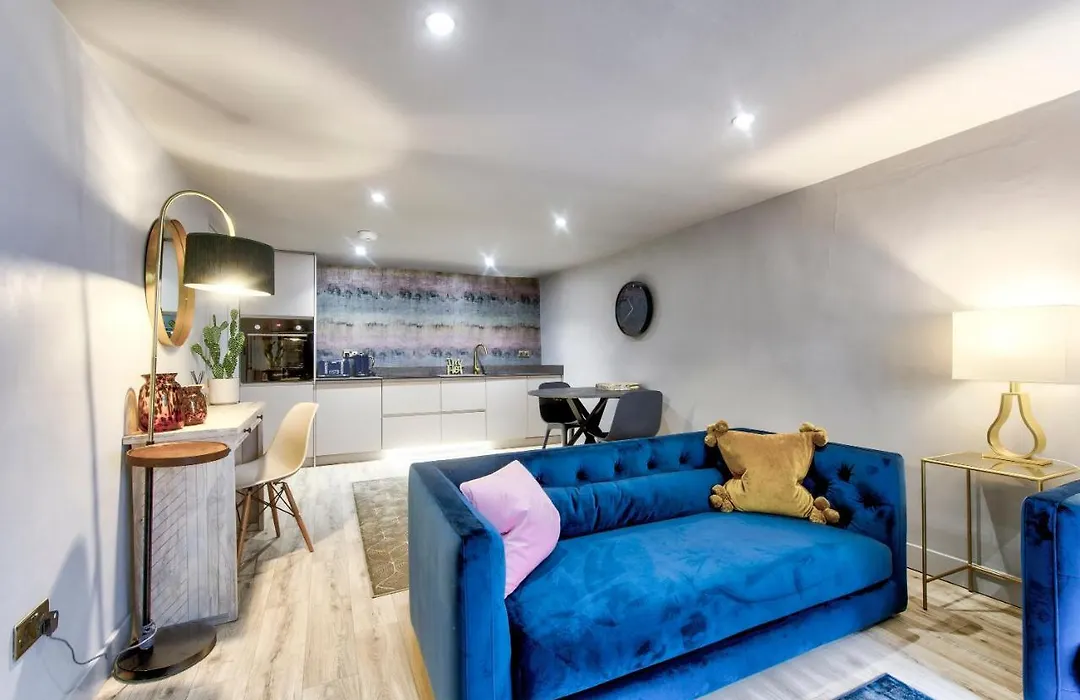 Scotland St - Stylish In Famous Edinburgh's New Town