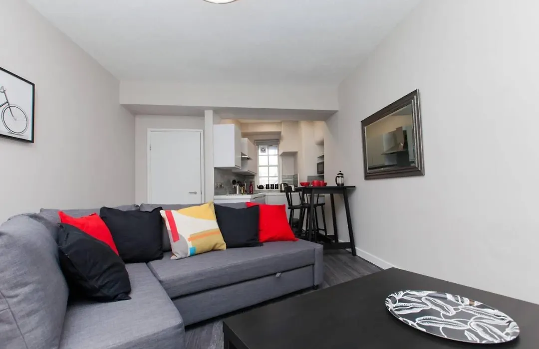 Stylish Royal Mile With Balcony Apartment *