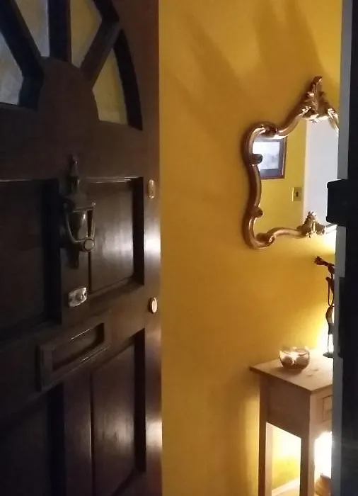Apartment Two Bedroom With Free Side Street Parking 24