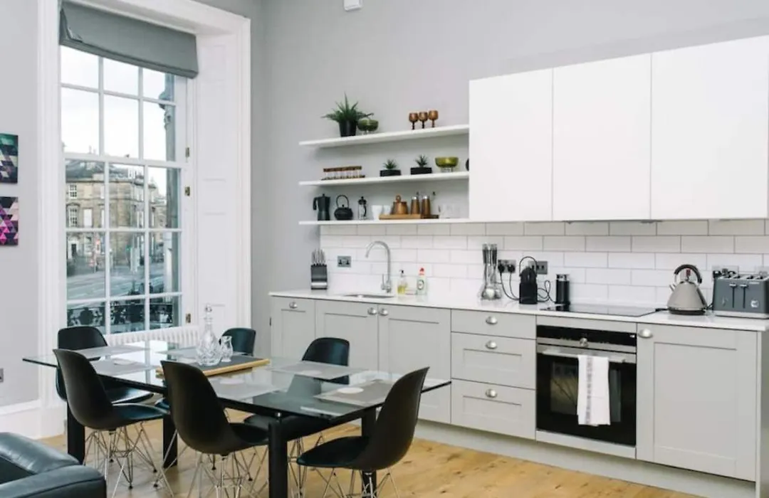 Joivy Bold And Spacious 1bed Home, Near Haymarket Train Station *