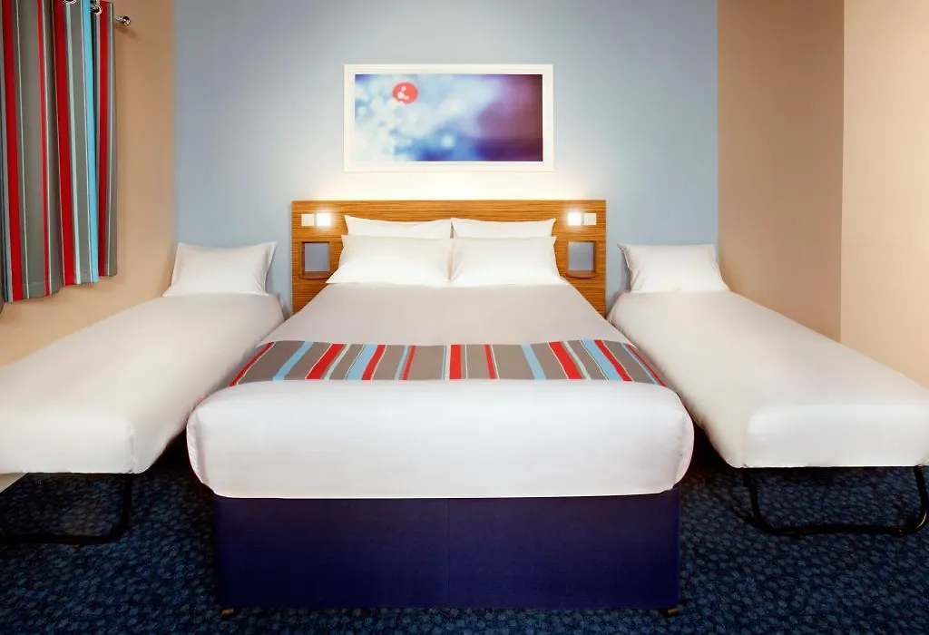 Travelodge 3*