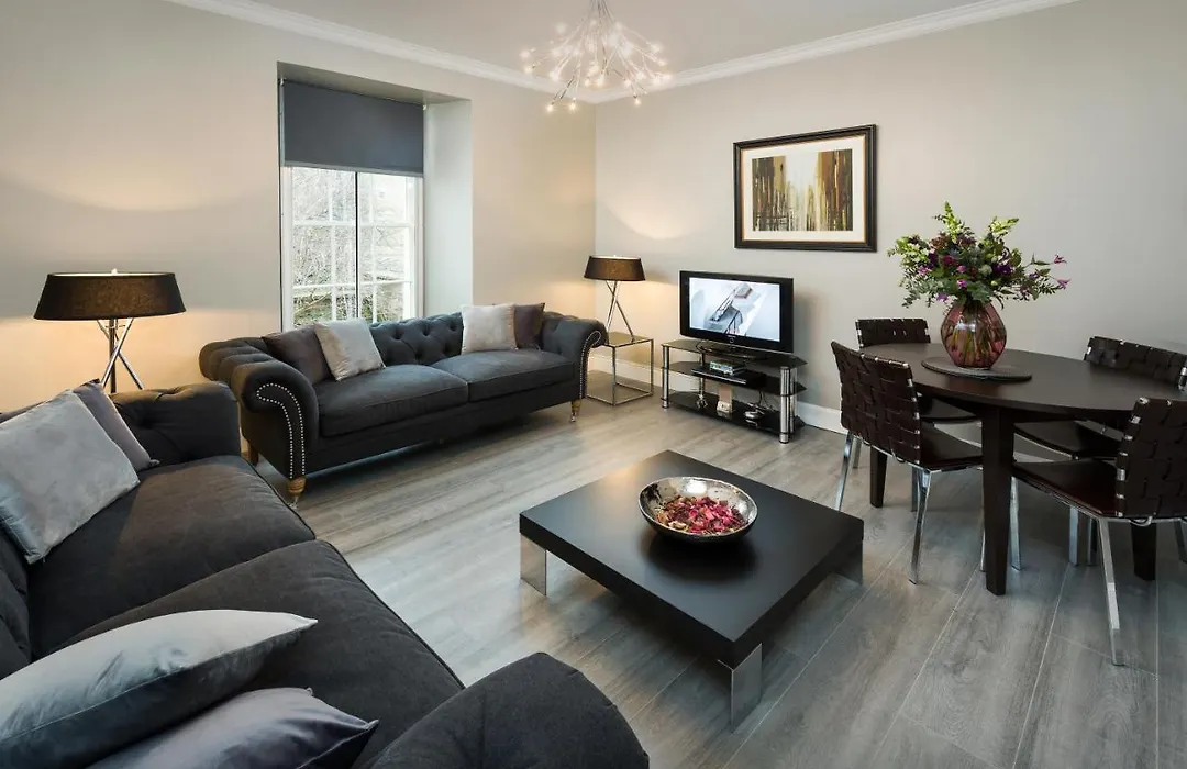 Nicolson Aparthotel 4*