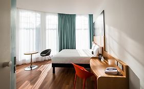 Ibis Edinburgh Centre South Bridge - Royal Mile Hotel Exterior photo