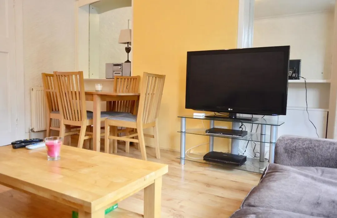 Comfortable 2 Bed In Blackford *