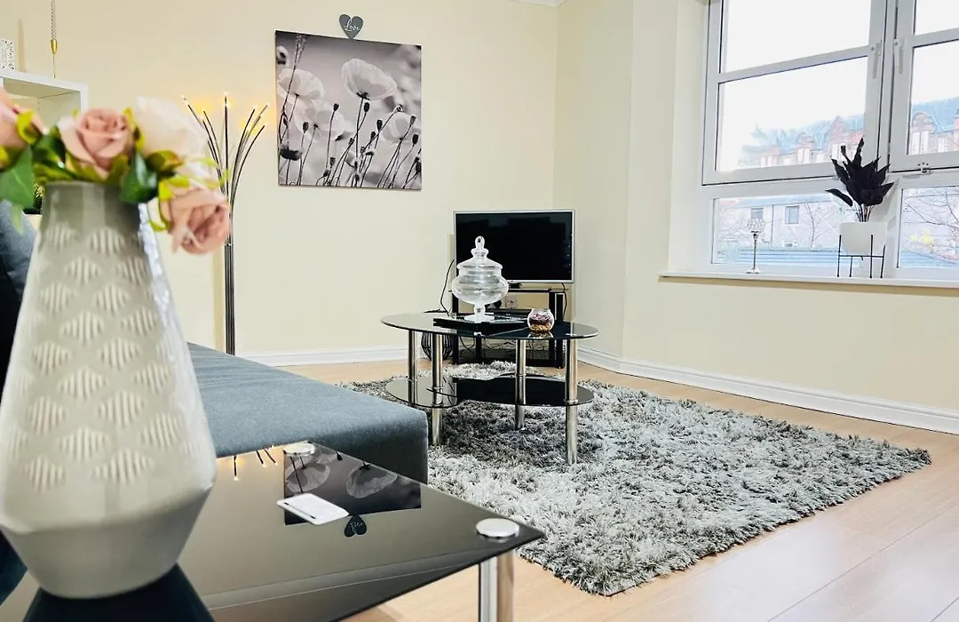 Peaceful 2 Bedroom Flat With Free Parking