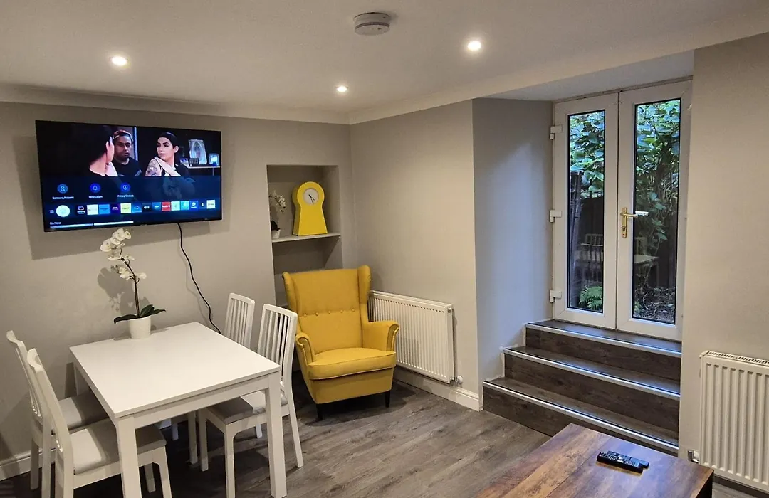 St Patrick Square Seagate Main Door Apartment