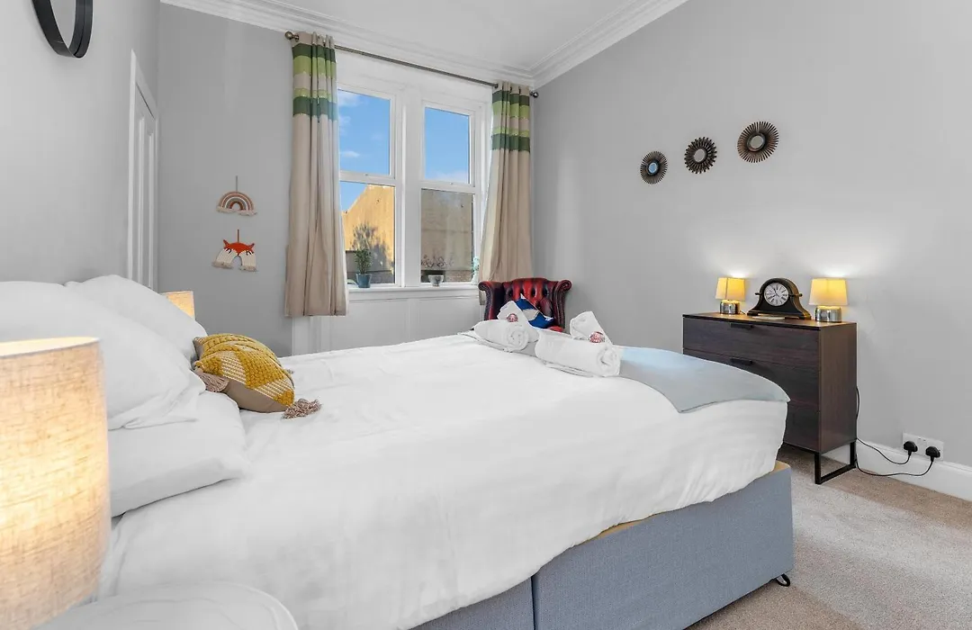 Bright Large Bedroom Br1 Homestay Edinburgh