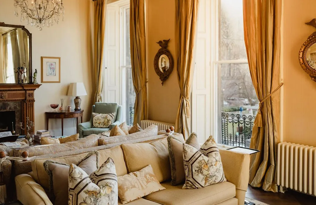 Apartment Prestigious Townhouse Close To Princes Street