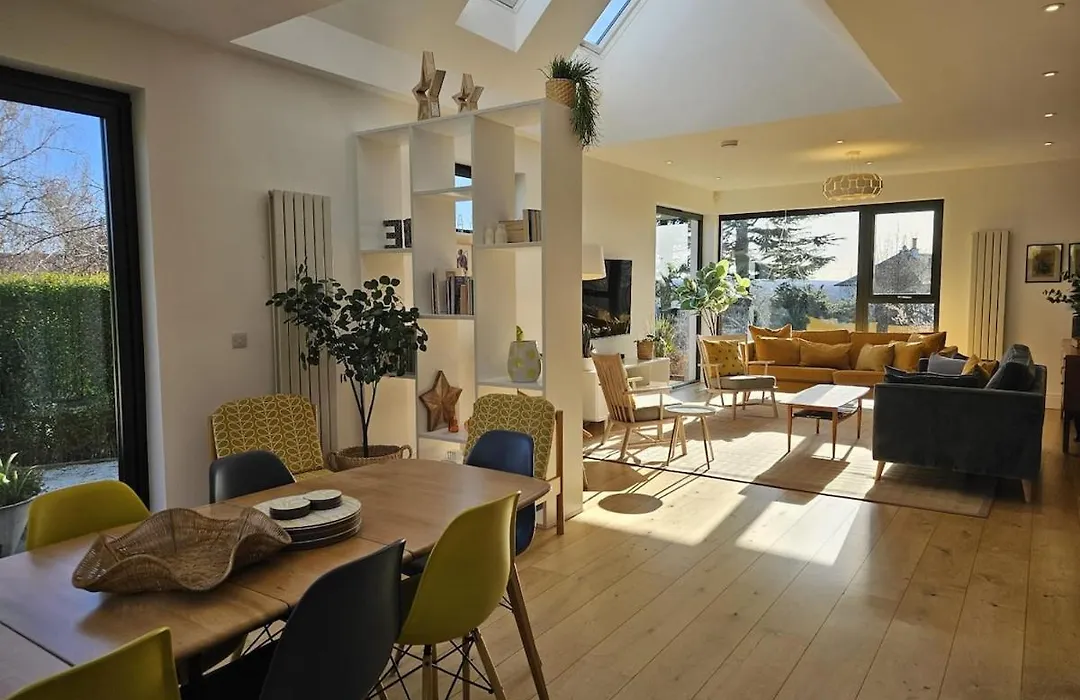 Kaimes Bright Garden Getaway Дом отдыха Эдинбург