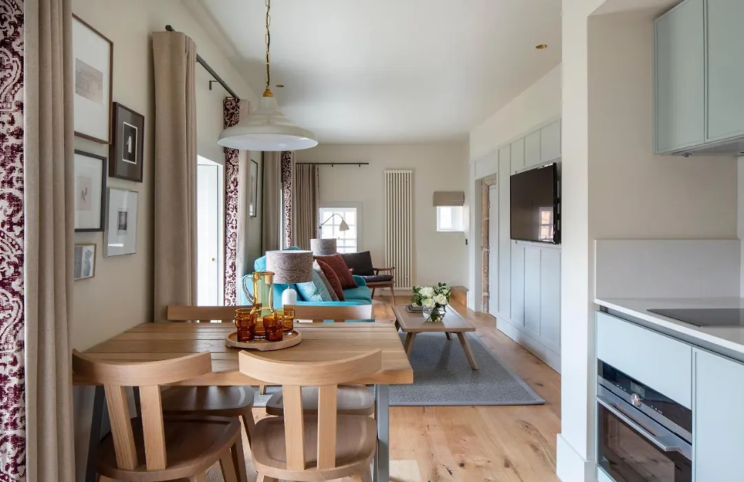 Cheval Abbey Apartments, At Holyrood
