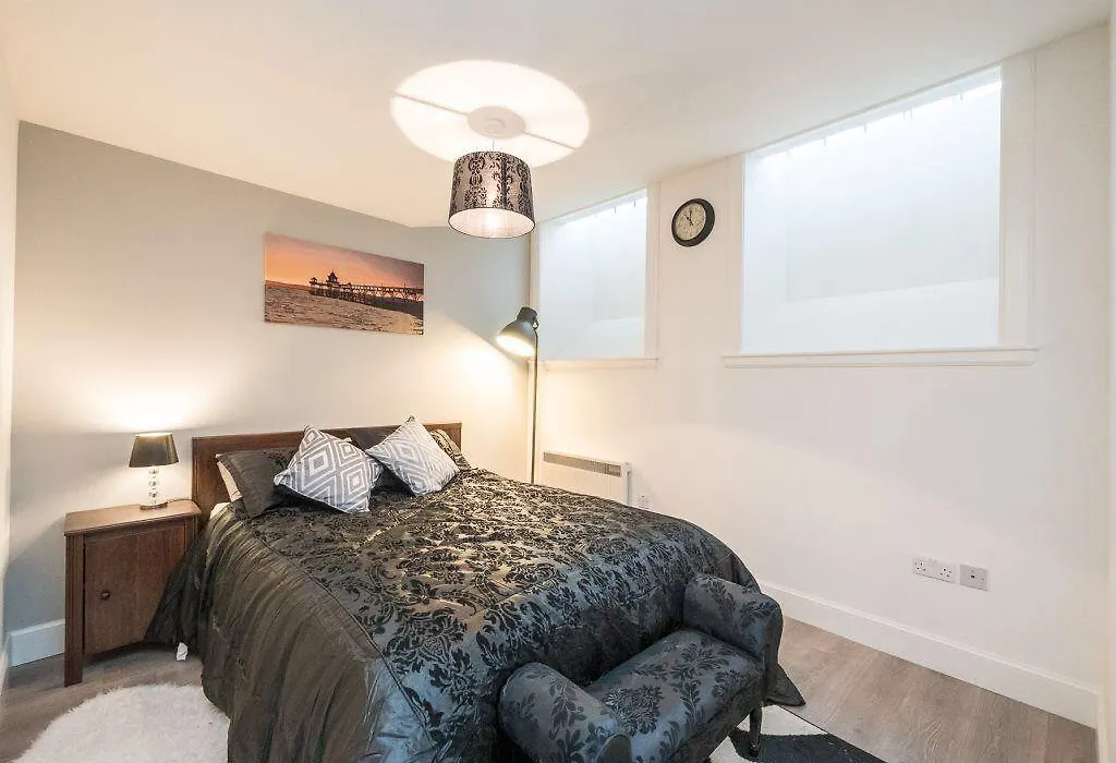 The Lothian Street Apartment *