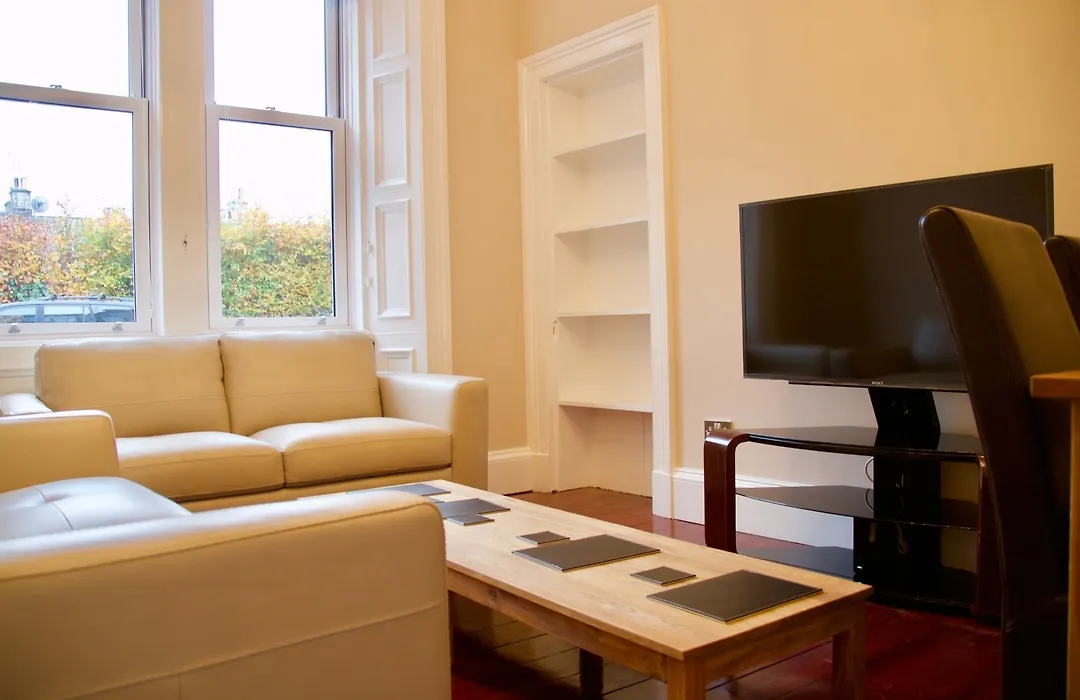 Apartamento 2 Bedroom Flat Off Leith Walk Accommodates 7 *