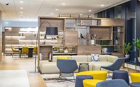 Courtyard By Marriott Edinburgh West Hotel Exterior photo